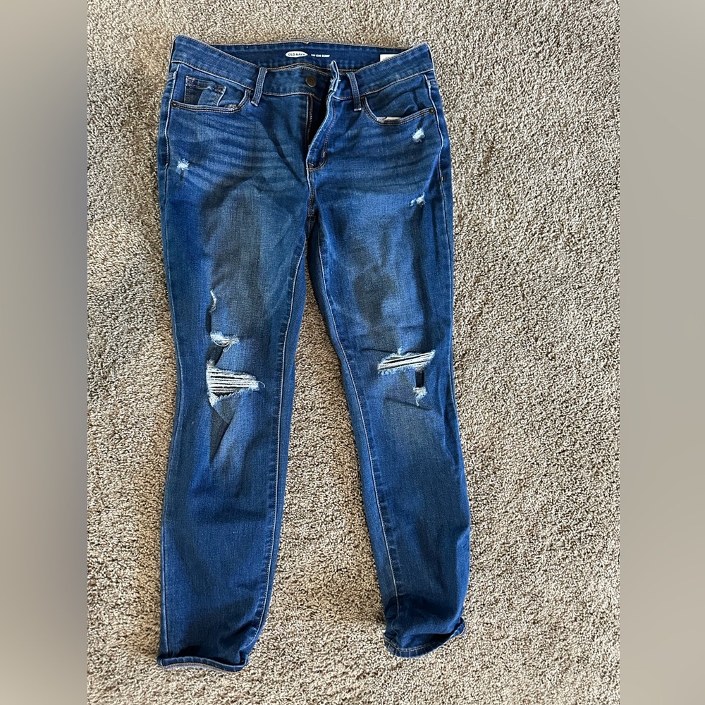 Women’s Distressed Skinny Jeans